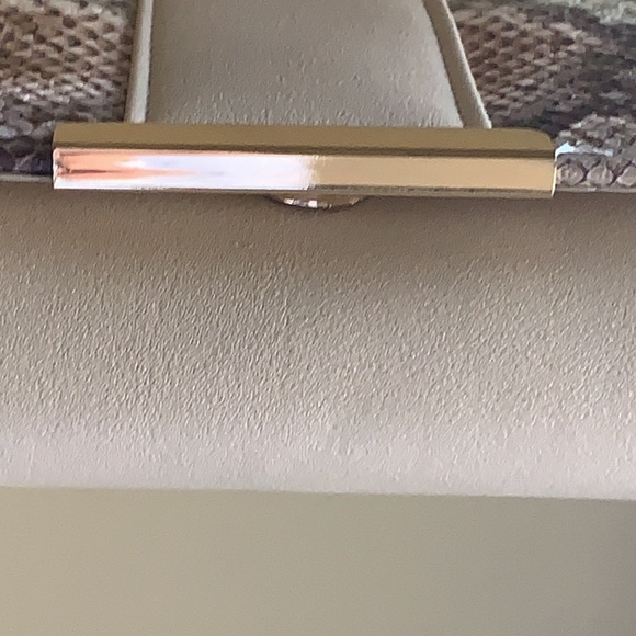 NWT CRUISE CLUB Tan animal Print Clutch purse Evening bag goldtone trim & chain - Picture 8 of 13